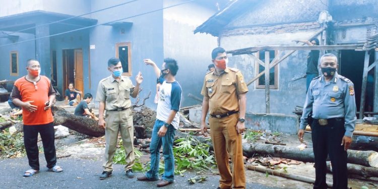Diterjang Hujan Badai, Puluhan Rumah di Karangmalang Rusak