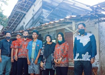 Ambruk Di Terjang Badai, Pemdes Sigong Segera Perbaiki Rumah Warga