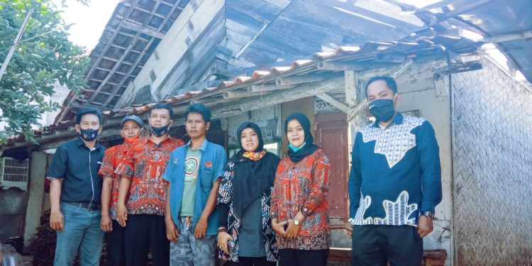 Ambruk Di Terjang Badai, Pemdes Sigong Segera Perbaiki Rumah Warga
