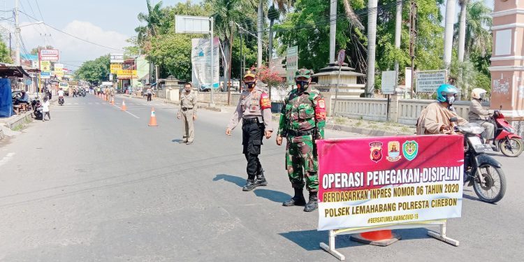 Polsek Lemahabang Bersama Koramil Sindanglaut dan POl PP Gelar Operasi Penegakan Disiplin