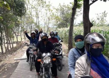 Sejumlah Guru Bumiayu, Apresiasi Jalan Tembus ke Sekolah