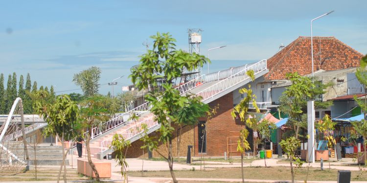 Tak Jelas Pengelolaan RTH Jatibarang Kini jadi Kumuh dan Tak Terawat