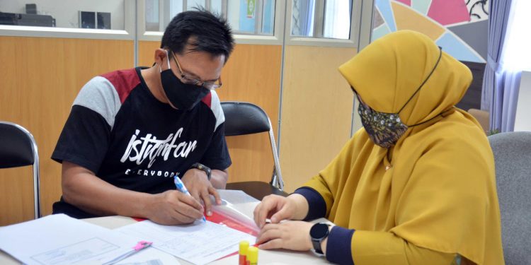 Dimasa Pandemi COVID-19, 21 UMKM di Indramayu dapat Pinjaman Modal Usaha dari Pertamina