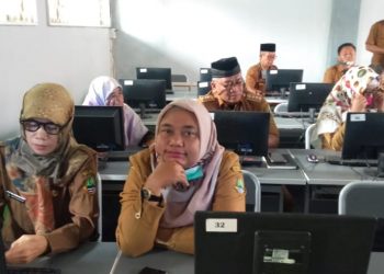 Warga SMKN 1 Jamblang Laksanakan KBM Dengan Gunakan Google Classroom