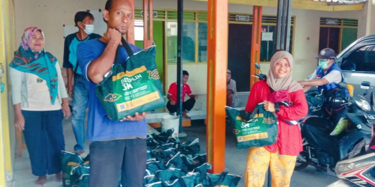 Ratusan RTS di Desa Curug dan Curug Wetan Terima Penyaluran BanProv Tahap Tiga