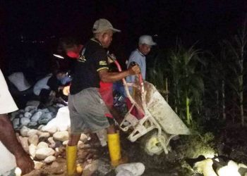 Kerja Lembur Penuhi Target Penyelesaian Talud TMMD Reguler