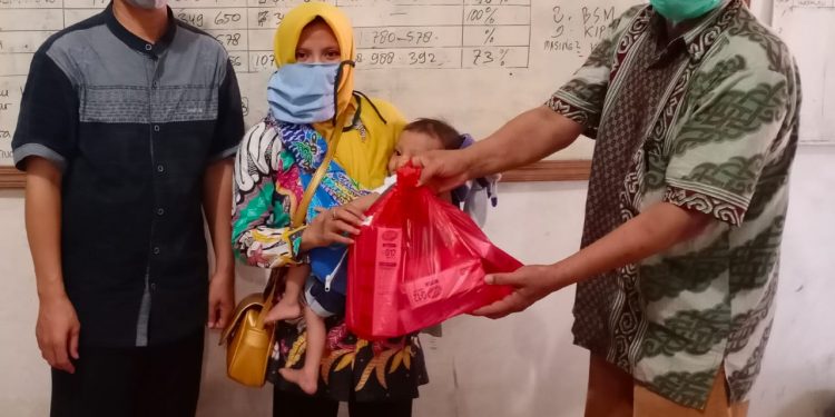 Salurkan PMT Dari Dana Desa 2020 Untuk Balita Gizi Buruk