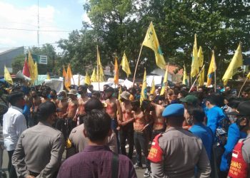 Tolak Omnibus Law, PMII Indramayu Demo di Depan DPRD
