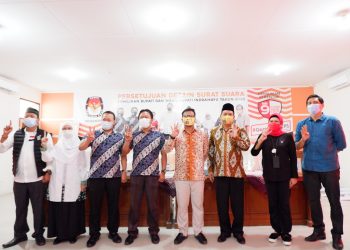 4 Paslon Tandatangani Desain Surat Suara 