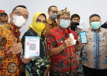 BUPATI CIREBON RESMIKAN BJB BUMDES SUBUR MAKMUR SEJAHTERA DESA KEBONTURI DAN BJB BUMDES MADANI DESA BOBOS