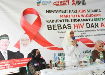 Cawabup Ratnawati Berikan Konseling  kepada Pengidap HIV/AIDS