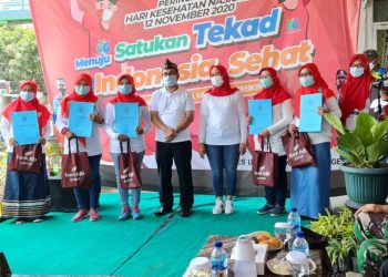 Kapus Tegalgubug Bersyukur Dan Apresiasi Positif Saturi, S, Farm Serta Dokter Yenny Nurhidayati Yang Berhasil Menyabet Tenaga Apoteker Dan Dokter Teladan Ditahun 2020