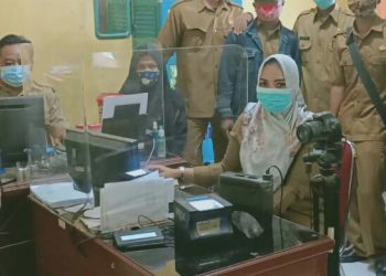 SUWARYA,SH : INGATKAN MASYARAKAT, TIDAK KAMI LAYANI JIKA TIDAK MEMAKAI MASKER