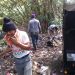 GIAT BERSIH PEMDES KARANGSEMBUNG DAN MASYARAKAT BERSIHKAN TUMPUKUAN SAMPAH
