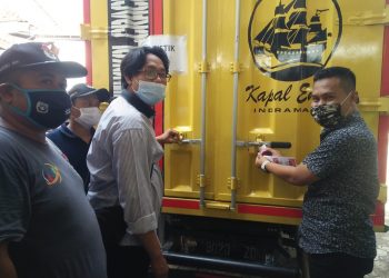 KPU Indramayu Distribusikan Surat Suara ke PPK