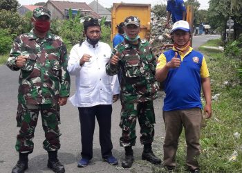 KEGIATAN BERSIH BERSIH, IN SYA ALLAH AKAN MENYADARKAN WARGA MASYARAKAT BETAPA PENTINGNYA MENJAGA KEBERSIHAN LINGKUNGAN DARI SAMPAH