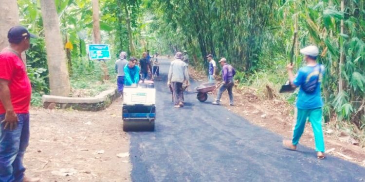 Gelar Hotmix, Pemdes Sampih Tuntaskan BanProv 2020