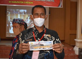 MEMBANGGAKAN, DESA KEBONTURI RAIH PENGHARGAAN PAKET UMROH