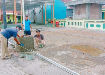 Jelang Tutup Tahun 2020, Pemdes Curug Cor Beton Lapangan Volly