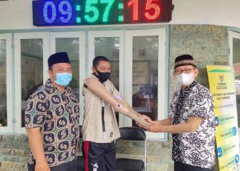 Apin Tersenyum Dapat Bantuan Tangan Palsu