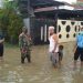 Babinsa Desa Jungjang Sertu Asmira Turun Langsung Ke Lokasi Banjir