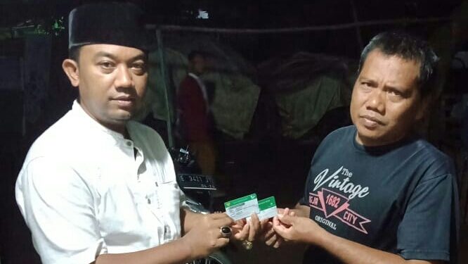 BAKAL CALON KUWU DESA ASTAPADA : MEMBANTU DAN MELAYANI MASYARAKAT ADALAH KEWAJIBAN
