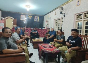 KETUA FKKC KABUPATEN CIREBON TERPILIH TINJAU LOKASI MUSIBAH ANGIN PUTING BELIUNG DESA SLANGIT