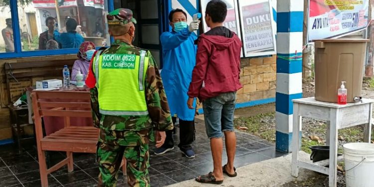 TENAGA KESEHATAN UPTD PUSKESMAS DUKUPUNTANG SIAGA DIPOSKO CHECK POINT
