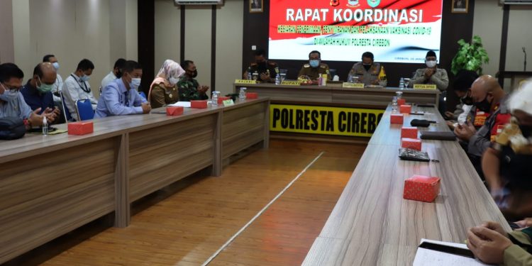 Bupati Cirebon, Pastikan Kesiapan Kedatangan Vaksin Covid 19 di Kabupaten Cirebon