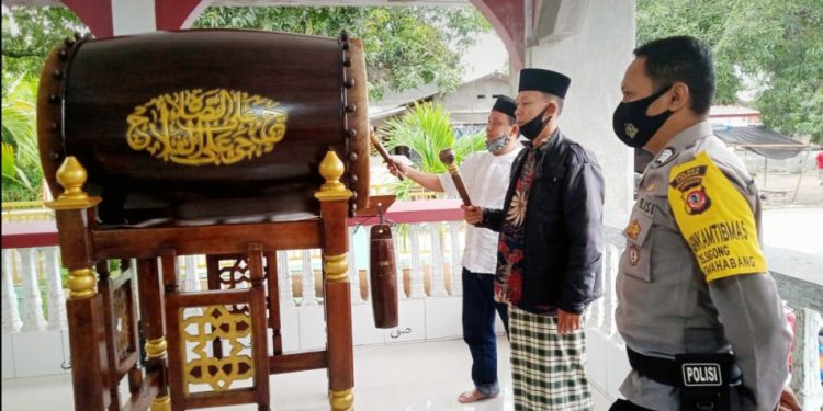 Sumbang Bedug Untuk Masjid Darussalam, Pemdes Sigong Apresiasi Warga Tidak Lupa Kampung Kelahiran