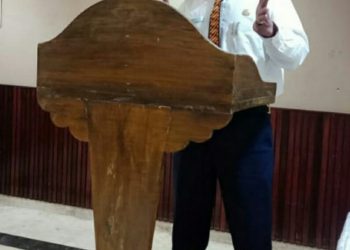 KEPALA PASAR JAMBLANG DISPERDAGIN KABUPATEN CIREBON MINTA PARA PEDAGANG DAN PENGUNJUNG TETAP TERAPKAN PROTOKOL KESEHATAN