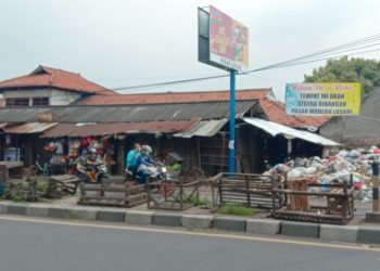 Jelang Relokasi, Pasar Desa Losari Kidul Mulai Benahi Sampah