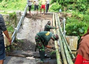 Jembatan Darurat Dibuat di Jalan Poros Desa Mlayang-Manggis Sirampog Brebes