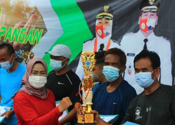 Pasangan Sujai Mugiharto Juara Tenis 34