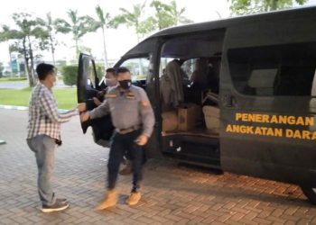 Penjemputan Kasad untuk Adik Buruh Bangunan Mabesad Guna Berobat di RSPAD