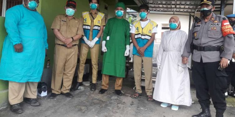 TENAGA KESEHATAN PUSKESMAS TEGALGUBUG SIAGA MELAKUKAN PEMANTAUAN DAN PENGAWASAN DALAM RANGKA PENCEGAHAN COVID-19 SEBAGAI WUJUD KEPEDULIAN TERHADAP KESEHATAN MASYARAKAT