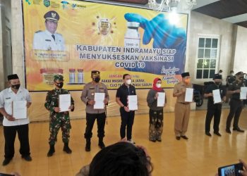 10 Tokoh Publik Indramayu Disuntik Vaksin COVID-19 Tahap Pertama