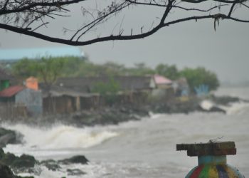 Akibat Gelombang Besar Tejang Pesisir Ratusan Bangunan Milik Nelayan Rusak
