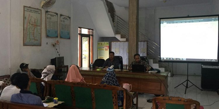 Aparat Desa Kepunduan Ikut Bimtek, Pelatihan Dan Peningkatan Kapasitas Aparatur Pemerintahan Desa Yang Dilaksanakan Rutin Setiap Hari Sabtu