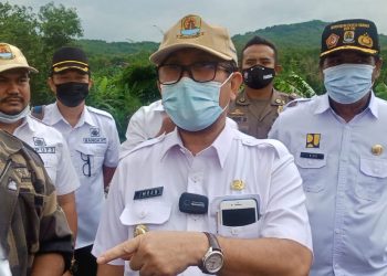 Bupati Cirebon Tinjau Jembatan Cicurug Ambruk