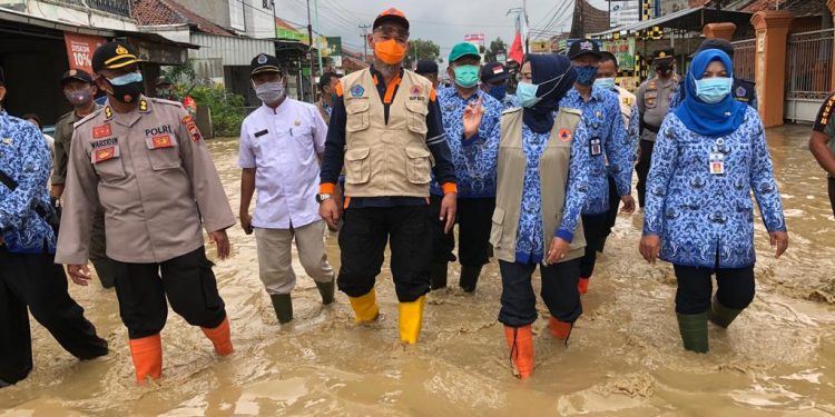 Cegah Banjir Lagi, Tanggul Darurat Kini Sedang Digarap