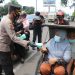 Kapolres Cirebon Kota dan Dir Polair Polda Jabar, Bagikan Ratusan Masker Dan Sosialisasikan Vaksin Aman