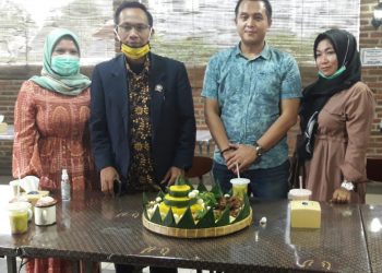 SYUKURAN DAN LAUNCHING MEDIA ONLINE KREATOR CIREBON NEWS SENANTIASA HADIR MENEMANI MASYARAKAT KABUPATEN CIREBON, BERKARYA, BERINOVASI DAN KREATIF