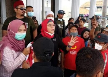 Bupati Indramayu Terpilih Nina Agustina Kunjungi Korban Banjir 