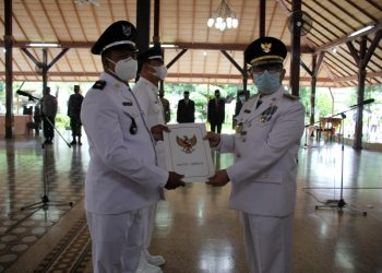 Bupati Cirebon Lantik 2 Kuwu PAW