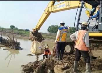 PUPR Indramayu Kembali Perbaiki Tanggul Jebol Cipanas
