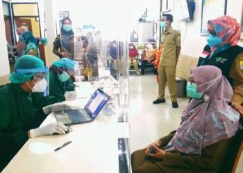 Dari 42 Nakes, Baru 17 Nakes Puskesmas Astanajapura di Vaksinasi