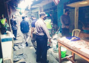 Pantau PPKM di Pasar Lemahabang Kulon, 8 Pelanggar Terjaring Razia