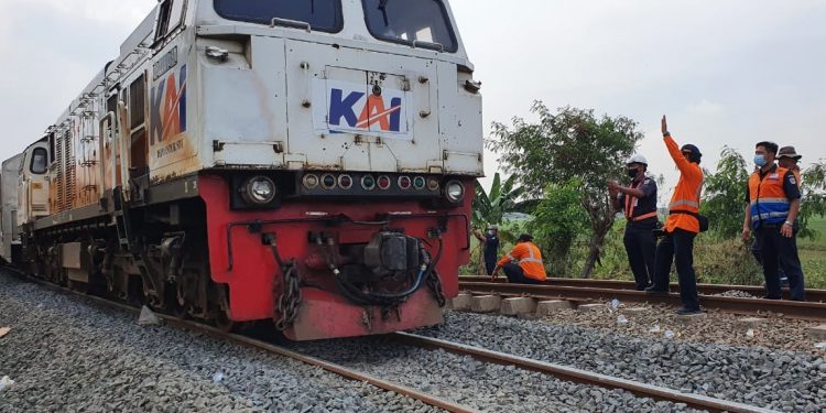 Perbaikan Jalur KA Di Lemah Abang – Kedunggedeh Masih Berlangsung, 7 KA Jarak Jauh di Daop 3 Cirebon Dibatalkan