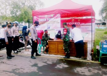 Tim Gugus Tugas Covid-19 Kecamatan Lemahabang Gelar Giat Check Point’ di Desa Sarajaya